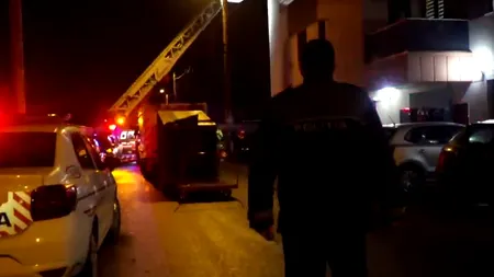 Tentativă de sinucidere la Iași! Un bărbat amenința că se aruncă de pe bloc