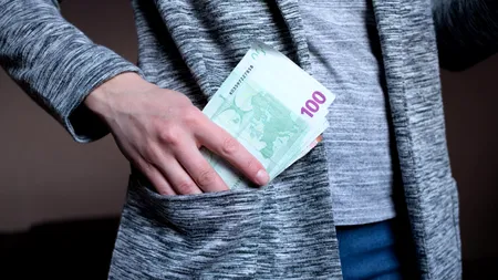 Cum a reușit o ucraineancă să primească peste 10.000 de euro de la stat. Escrocheria a trimis-o pentru 2 ani la închisoare