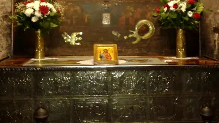 Moaștele Sf. Ioan cel Nou, scoase pe străzile din județul Suceava. Arhiepiscopia Sucevei și Rădăuților: „Cei care credem în Dumnezeu ne rugăm să ridice această molimă”