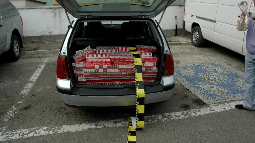 Suceava: Doi contrabandiști, reținuți la frontiera româno-ucraineană cu 8.000 de pachete cu țigări