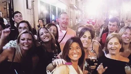 Moment neobișnuit cu Kevin Spacey, surprins cântând „La Bamba