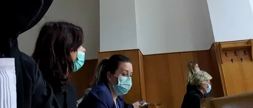 REVOLTĂ. Un avocat a protestat cu cagula pe față în instanță împotriva obligativității măștii: „Ascunderea omului după o mască depersonalizează actul de justiţie”