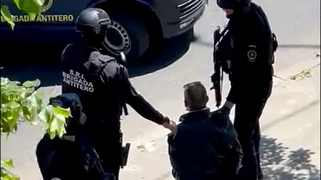 Bărbatul care a scos cuțitul într-un autobuz din București, dus la spital pentru evaluare psihologică - UPDATE (FOTO-VIDEO)