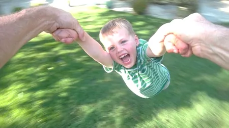 VIDEO. Cum se vede lumea prin ochelarii viitorului de la Google