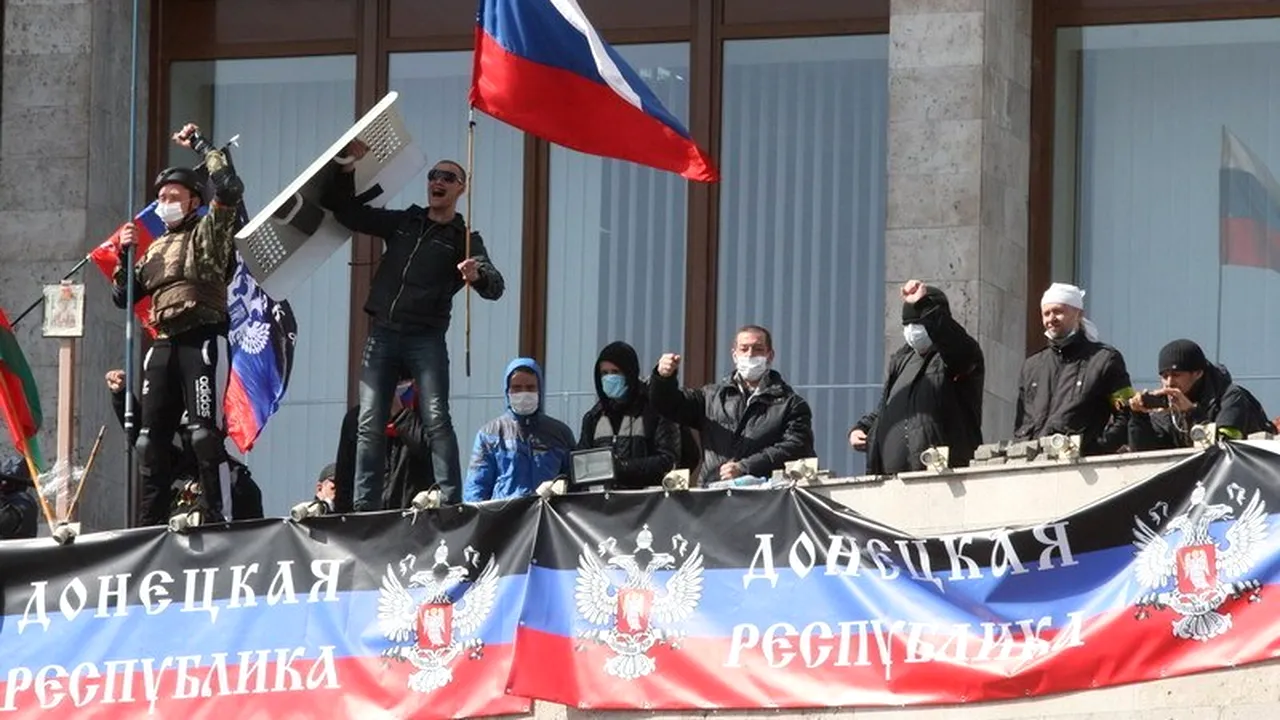 Sediul central al poliției din orașul ucrainean Donețk, ocupat de manifestanți proruși