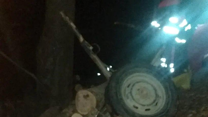 Un bărbat a murit după ce o căruță plină cu lemne a căzut peste el, într-o localitate din județul Dâmbovița