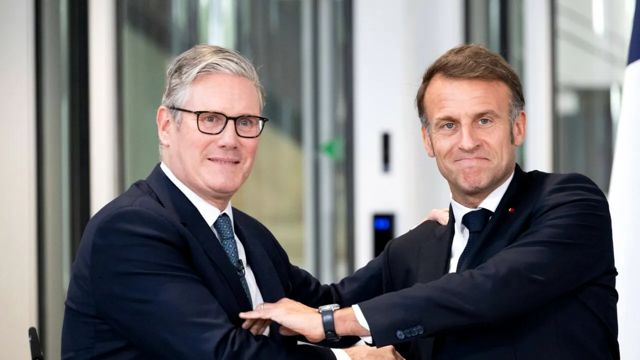 Franța și Marea Britanie au convenit asupra unui SCHIMB de migranți/ Starmer salută acordul „inovator” dintre cele două state