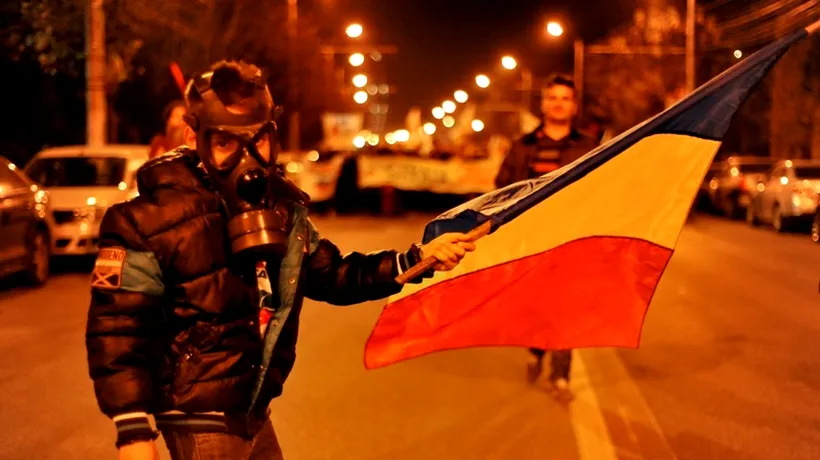 Aproximativ 200 de manifestanți anti-Roșia Montană scandează în centrul Clujului