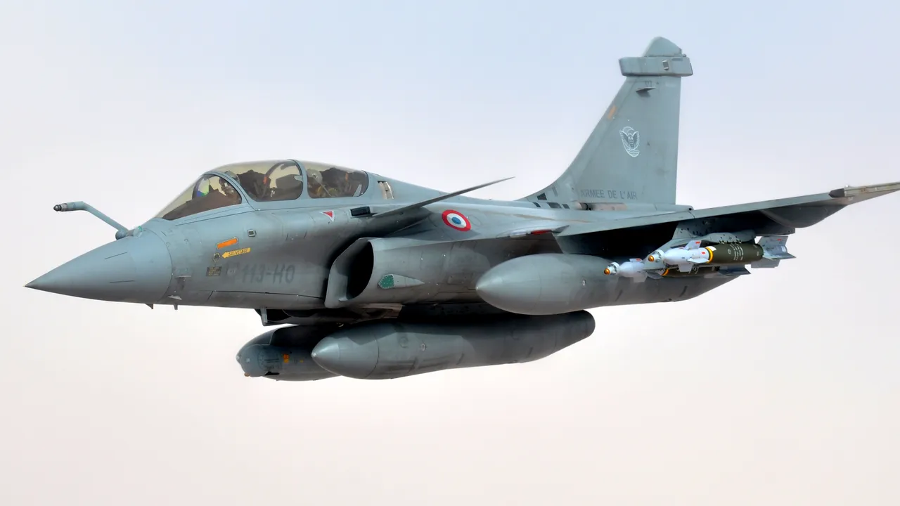 Franța, afacere militară de peste 6 miliarde de euro. Cine va cumpăra cele 24 de de avioane Rafale