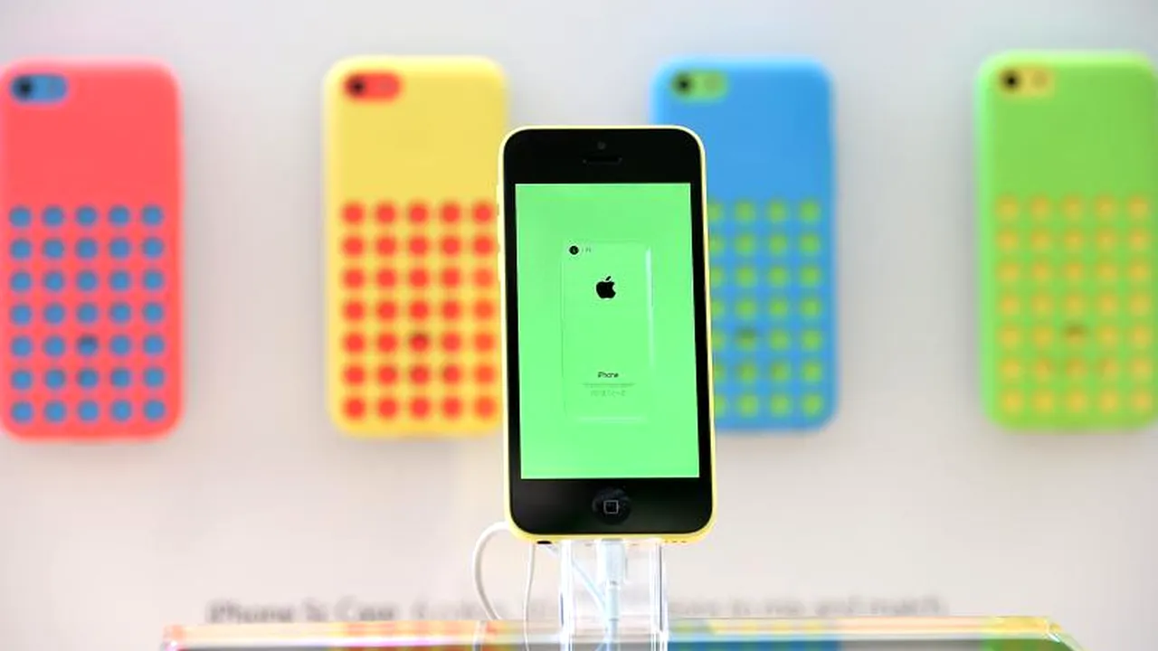 Orange mai reduce o dată prețul iPhone 5C