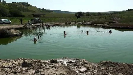 În România se mai află un loc celebru pentru curele cu NĂMOL, în afară de Techirghiol. Este o adevărată oază de răcoare și sănătate