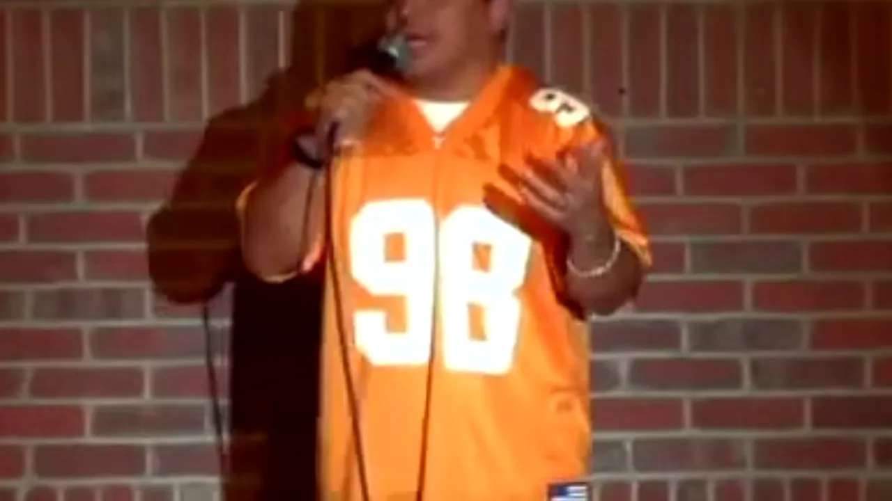 Unul dintre cei mai cunoscuți interpreți de stand-up comedy vine la București