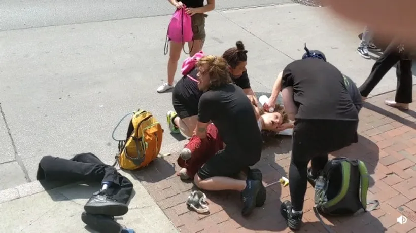 ȘOCANT. Bărbat cu picioarele amputate, atacat cu spray de polițiștii care ar fi încercat să îi ia și protezele! Imagini cu puternic impact emoțional - VIDEO