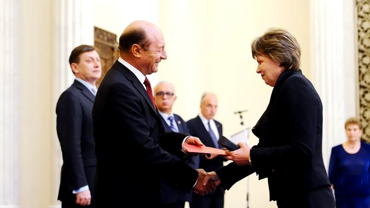 AFACEREA ROMPETROL. Mona Pivniceru susține că memorandumul nu trebuia adoptat printr-o lege. 