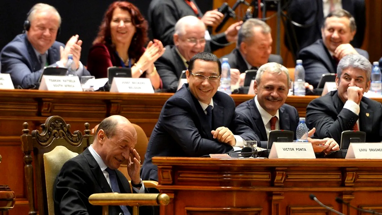 Parlamentul  a votat declarația prin care îi cere demisia președintelui Băsescu. Udrea, protest antiTăriceanu pe holuri