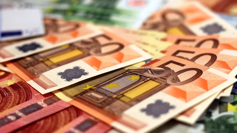 România nu îndeplinește condiţiile pentru adoptarea monedei euro, concluzionează Comisia Europeană