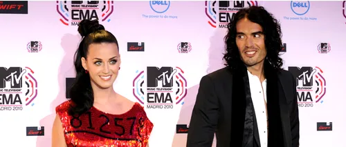 Russell Brand a divorțat de Katy Perry prin SMS