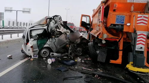 Grav accident rutier pe autostrada A1. Trei persoane au murit și alta este grav rănită (FOTO)