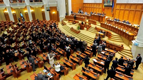 Noul statut al parlamentarilor a fost adoptat. Ce modificări au fost făcute după respingerea legii la CCR