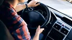 Ce riscă șoferii cu permis categoria B care transportă prea multe persoane în mașină. Detalii despre limita legală trecută în CODUL RUTIER 2025
