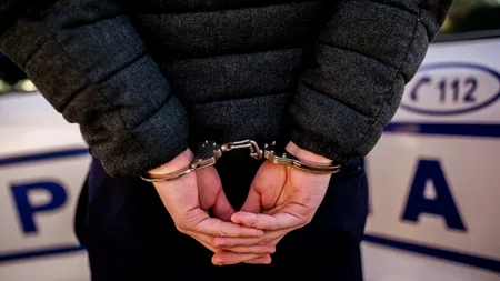 Bărbat din stațiunea Sovata, de 52 de ani, REȚINUT după ce și-a agresat nepoata și a amenințat că o împușcă