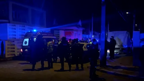 VIDEO | Scandal pe o stradă din Craiova. Doi tineri au ajuns la spital, iar o mașină a fost avariată