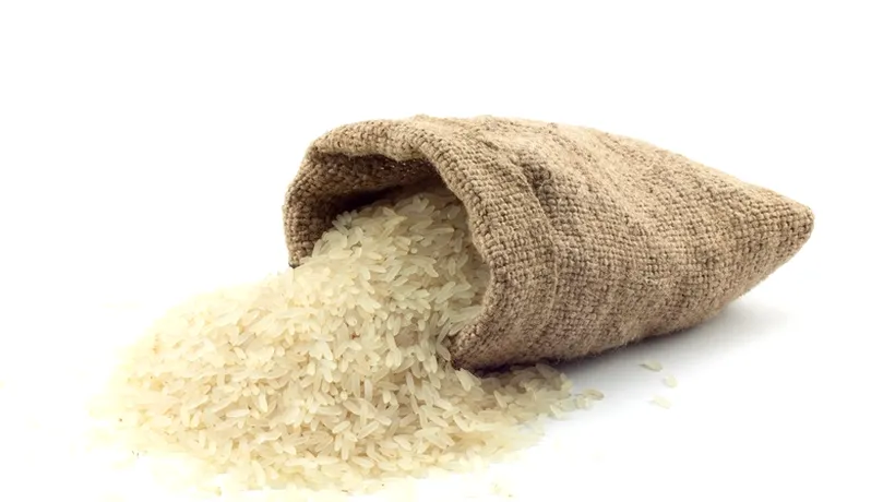 Cercetătorii au descoperit o metodă simplă de a reduce caloriile din orez cu până la 60%