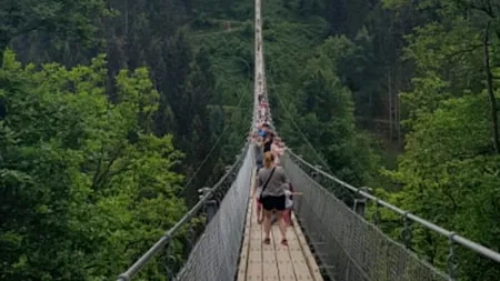Cel mai înalt pod suspendat din Europa va fi CONSTRUIT într-o comună din România