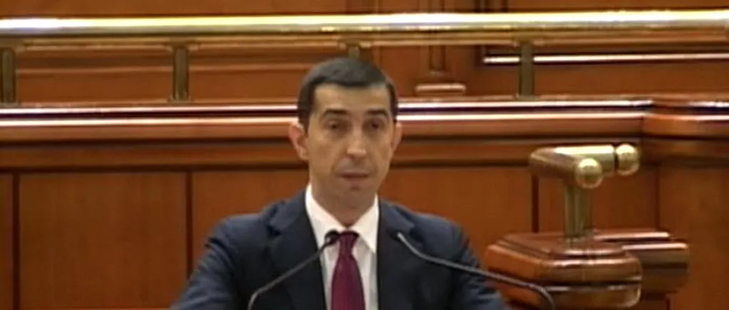 MOȚIUNEA DE CENZURĂ. PNL-istul Ciprian Dobre a vorbit în română, MAGHIARĂ și engleză în fața Plenului