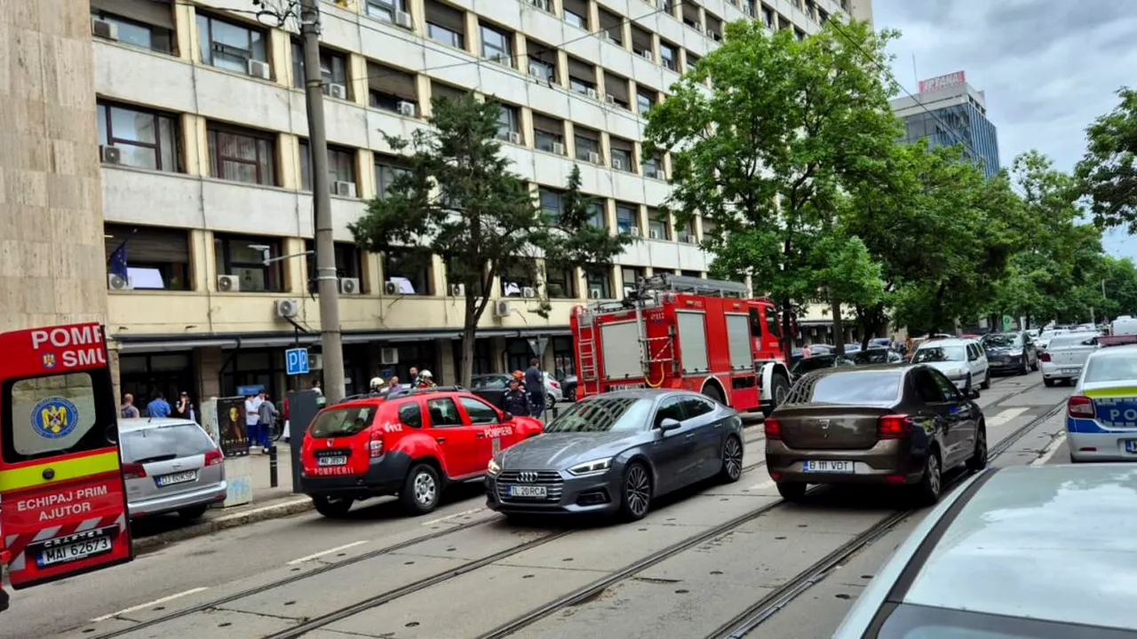 Un lift de la Ministerul Transporturilor a căzut în gol. Înăuntru se aflau șapte persoane. În ce stare sunt acum. Cablurile liftului fuseseră schimbate ieri