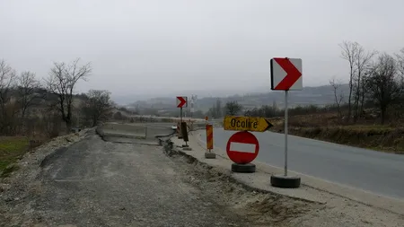 Ce a descoperit șeful CNADNR când s-a dus neanunțat pe șantierul de pe DN 66: Atmosfera era de Adormirea Maicii Domnului