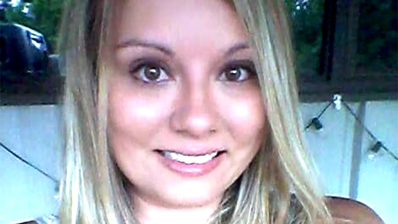 Tânăra din imagine s-a „dat” MOARTĂ, dar a fost găsită în orașul vecin, după 3 zile. Ce se întamplase, de fapt