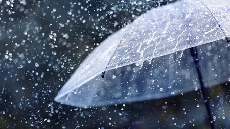 Avertizare meteo de PLOI și vreme rea în întreaga țară! Când scăpam de precipitații și de frig