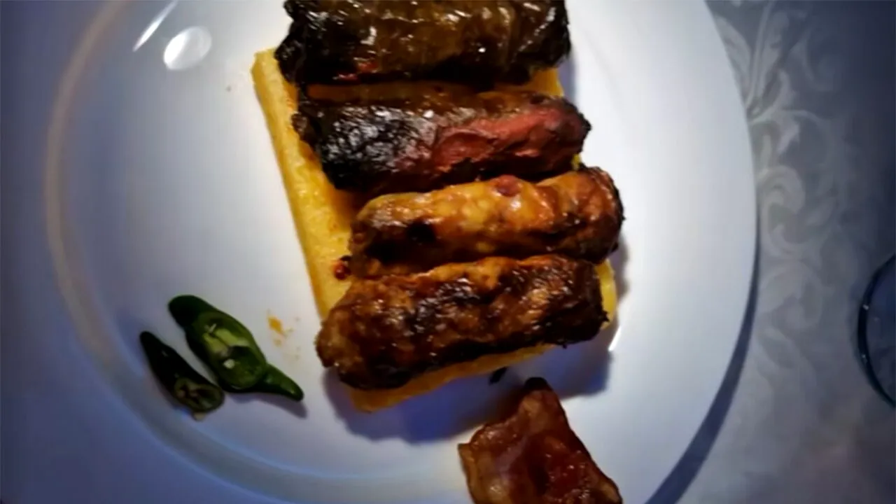 „Cel mai ORIBIL meniu de nuntă”. Ce a primit să mănânce un român. A făcut publice imaginile cu farfuriile