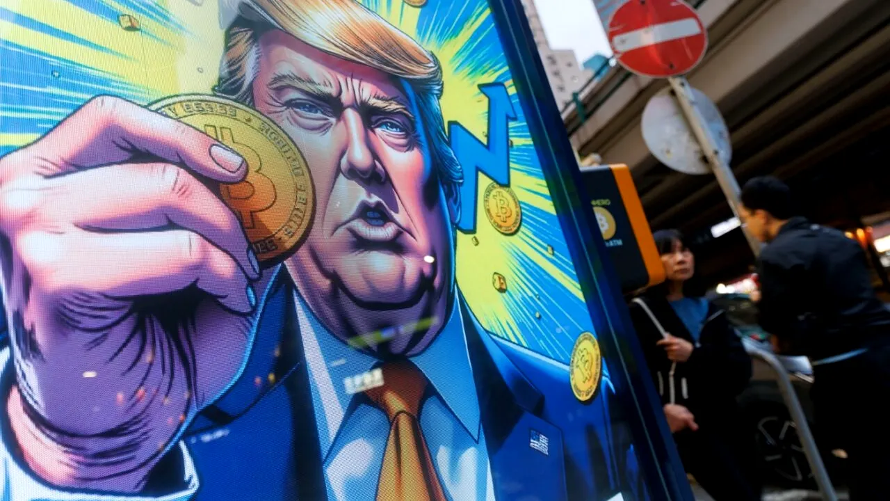 Compania media a familiei Trump intenționează să strângă trei MILIARDE de dolari pentru a cumpăra criptomonede