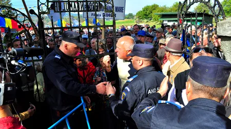 Peste 3.000 de persoane sunt prezente la comemorarea a 140 de ani de la moartea lui Avram Iancu, la Țebea