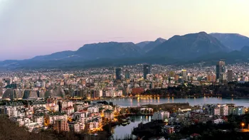 Țara în care ar putea să se interzică bancnotele. Aici, „banii cash fac legea”, iar mulți locuitori nici nu dețin conturi bancare