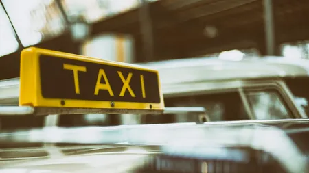 Zeci de amenzi date taximetriștilor din zona Gării de Nord şi a Gării Basarab