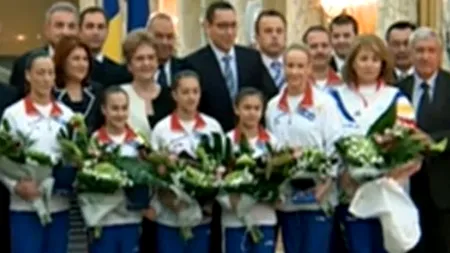 Victor Ponta le-a premiat pe gimnastele românce și a anunțat că le dublează primele. FOTO

