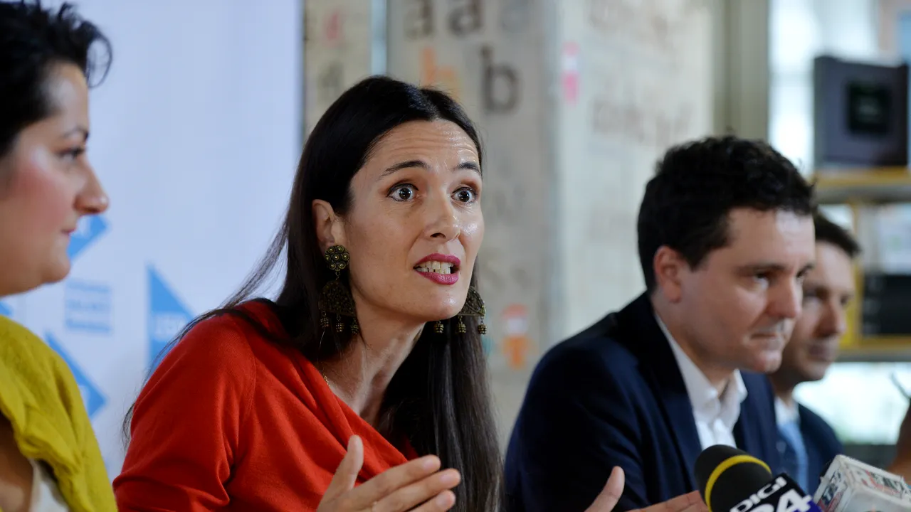 Clotilde Armand NU candidează la șefia USR. Ce funcție țintește consiliera și pe cine susține pentru președinția partidului