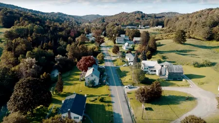 Zona rurală din Pennsylvania găzduieşte un sat-fantomă numit “România”. Casele se vând aici la un preţ incredibil