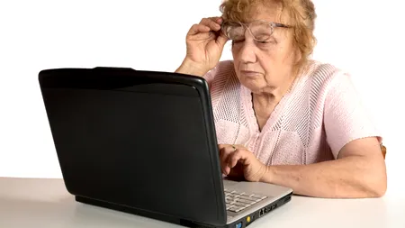 Alertă pentru pensionari. Escrocii comit înșelăciuni online în numele CNPP, solicitând datele personale pe rețele de socializare și conturi bancare