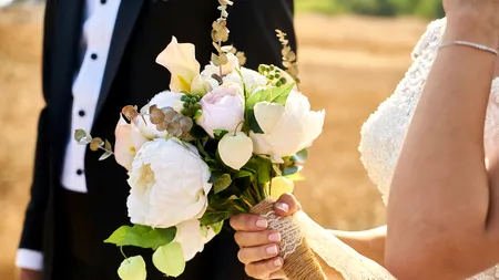 Doi tineri din Botoșani au fost la un pas de a rata cununia civilă, după ce angajații Primăriei au plecat mai devreme acasă. Ce soluție de compromis s-a găsit pentru ei