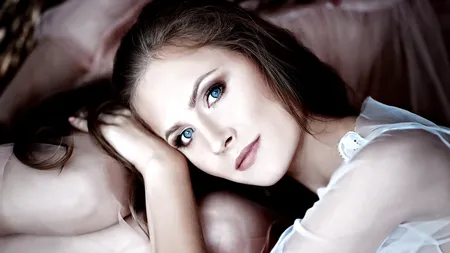 Bătrân din Mureș, lăsat fără 250.000 de lei! Patru femei l-au șantajat cu fotografii compromițătoare