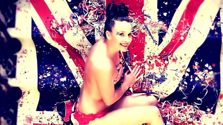 Partenerele militarilor britanici au pozat în ipostaze provocatoare pentru un calendar. GALERIE FOTO