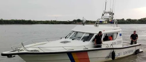 Opt turiști români S-AU RĂSTURNAT cu barca în Dunăre