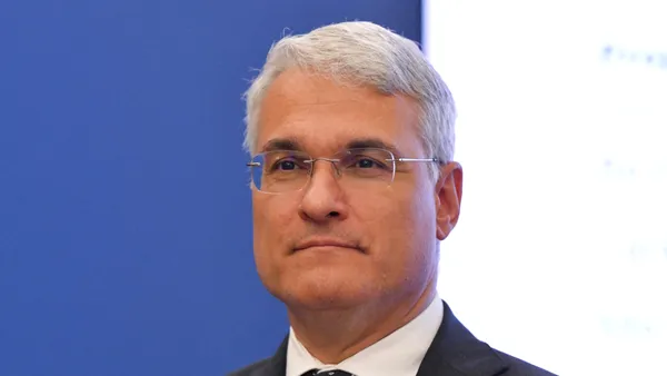 Dragoș Pîslaru anunță schimbări importante în Legea Salarizării. Creșteri la peste 75% din angajații din sănătate, susține ministrul
