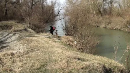 Casetă cu bani, furată din sediul unei firme de pază, aruncată în râul Jiu. Jaful a fost plănuit chiar de unul dintre angajați