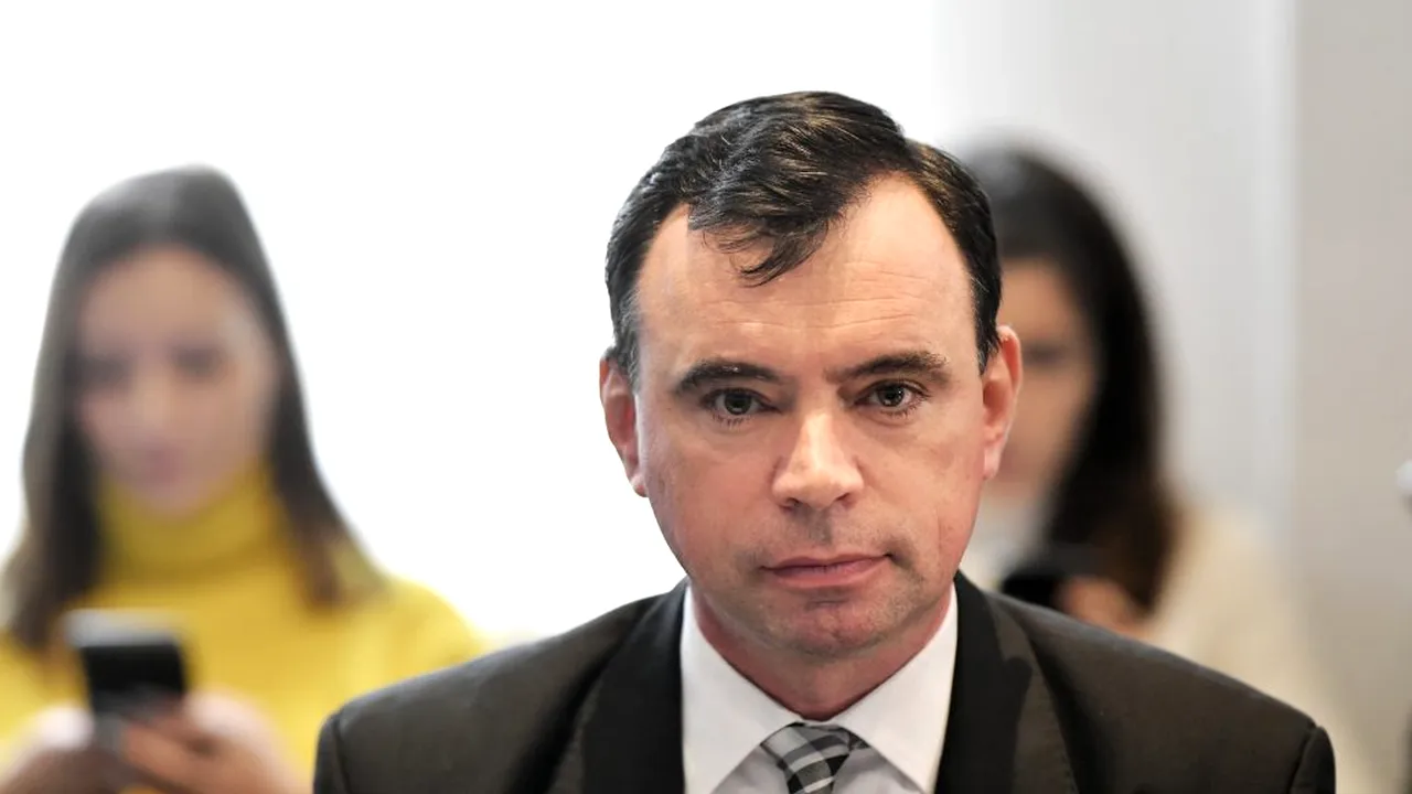 ANUNȚ. Bogdan Despescu a anunțat că polițiștii care au împușcat mortal un bărbat, într-un hotel din Capitală, au procedat corect „Polițiștii au fost atacați cu obiecte ascuțite, de natură să le pună viața în pericol!”