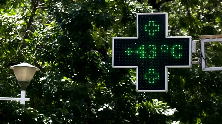 România a înregistrat cea mai CALDĂ zi din ultimii 65 de ani. La nivelul asfaltului, temperaturile au trecut de 50 de grade Celsius